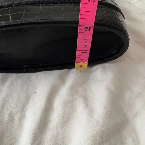 One World By Brighton Shoulder Bag Black Crossbody Croc Embossed Trim - Picture 7 of 12